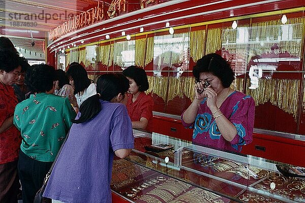 Schmuckgeschäft in Chinatown  Bangkok  Thailand  Juweliergeschäft  Asien