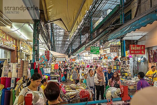 Das Samphanthawong Viertel ist das berühmte  beliebte und belebte Chinatown von Bangkok. Zahlreiche Geschäfte mit traditionellen Waren