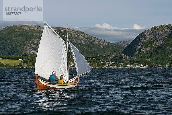 Segeln auf Fjord  Norwegen  Europa