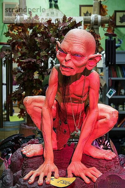 Modell von Gollum zum Verkauf in einem Geschäft in Sarnico