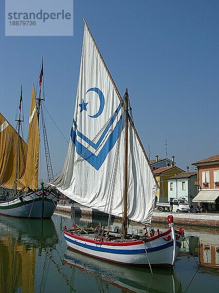 Cesenatico italienische Adria  Emilia Romagna  Italia  alte Segelboote  nostalgische Segelboote  Cesenatico  Italien  Europa