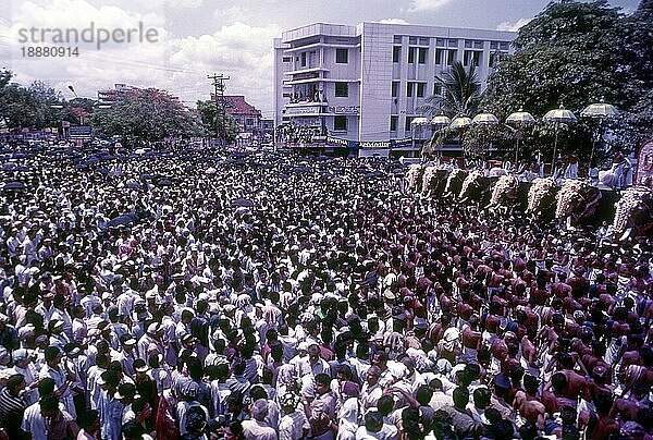 Pooram Festival in Thrissur Trichur  Kerala  Südindien  Indien  Asien