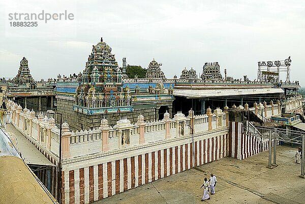 Westliche und südliche Seitenansicht des Lord Murugan Tempels in Thiruttani Tiruttani Tirutani  Tamil Nadu  Südindien  Indien  Asien