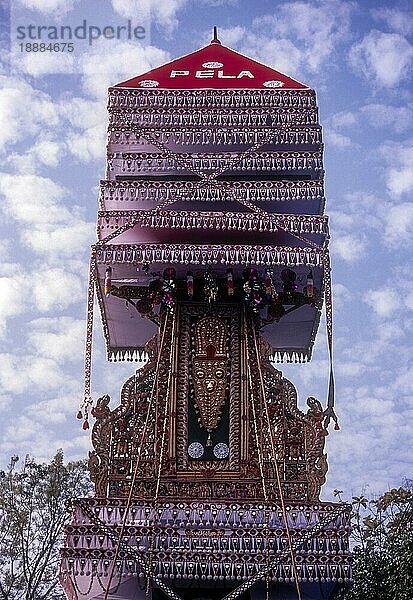 Kumbha Bharani-Fest im Chettikulangara Bhagavathy-Tempel  Kerala  Südindien  Indien  Asien