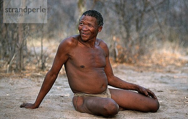 Bushman  africa  San  Buschmänner  Bushmen  Menschen  people  Mann  Kalahari  Namibia  Buschmann  Afrika