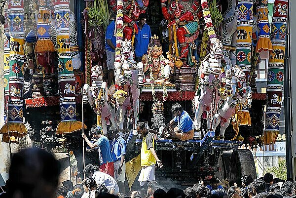 Chariot-Tempelfest im Kapaleeswarar-Tempel in Mylapore in Chennai  Tamil Nadu  Indien  Asien