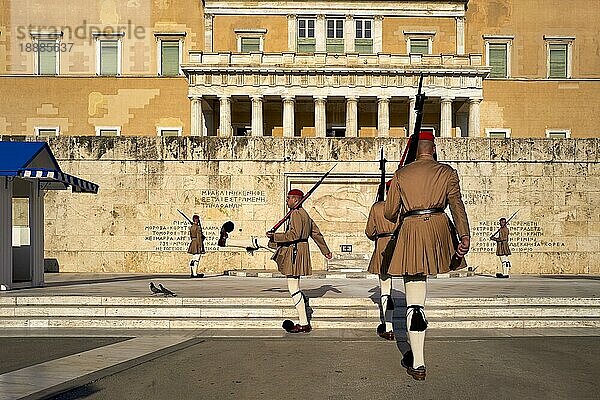 Athen Griechenland. Wachablösung auf dem Syntagma-Platz vor dem Griechischen Parlament