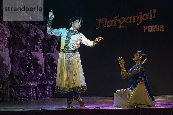 Kathak-Tanz beim Natiyanjali-Festival im Perur-Tempel  Tamil Nadu  Indien  Asien