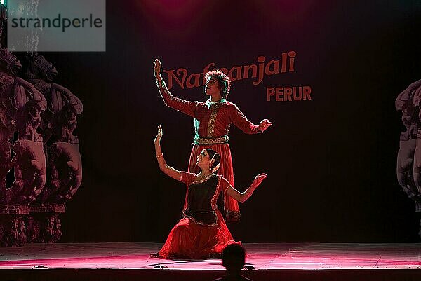 Kathak-Tanz beim Natiyanjali-Festival im Perur-Tempel  Tamil Nadu  Indien  Asien