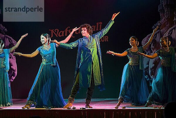 Kathak-Tanz beim Natiyanjali-Festival im Perur-Tempel  Tamil Nadu  Indien  Asien