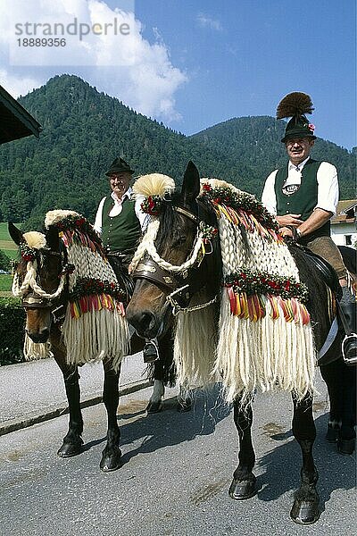 Leonhardi-Umzug  Ruhpolding  Chiemgau  Bayern  Deutschland  Europa