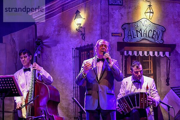 Tangosänger im Tango-Lokal El Viejo Almacén  San Telmo  Buenos Aires  Argentinien  Südamerika