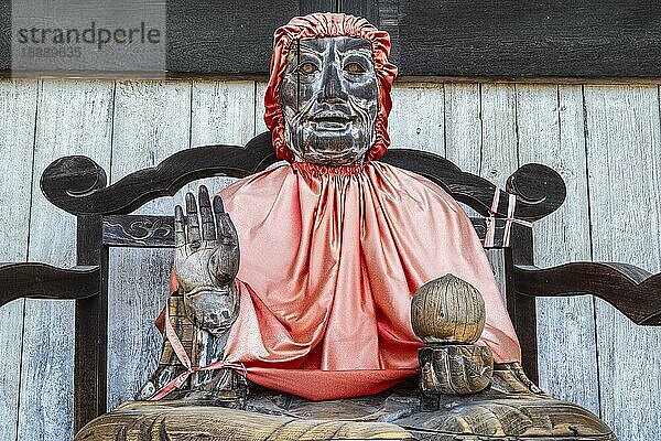 Nara Japan. Yakushi-ji-Schrein. Binzuru-Holzstatue aus der Edo-Zeit