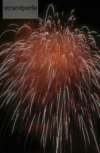 Feuerwerk beim Pooram-Fest in Thrissur Trichur  Kerala  Südindien  Indien  Asien