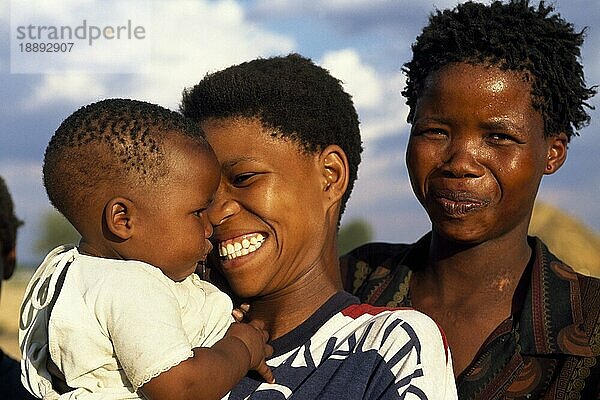 Buschmänner  San  Frauen  Kind  Botswana  Afrika