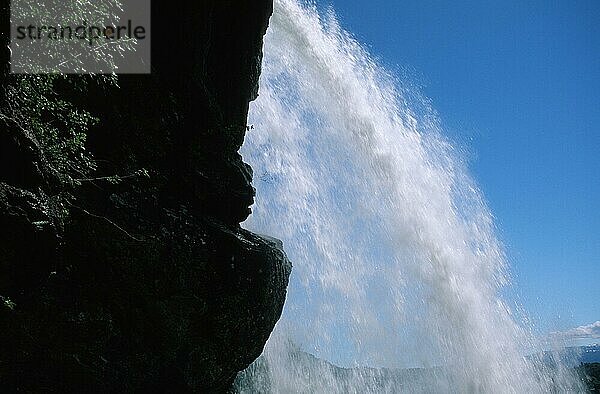 Wasserfall Steinsdalsfossen  Norheimsund  Hardanger  Norwegen  Fluss Fosselv  Europa