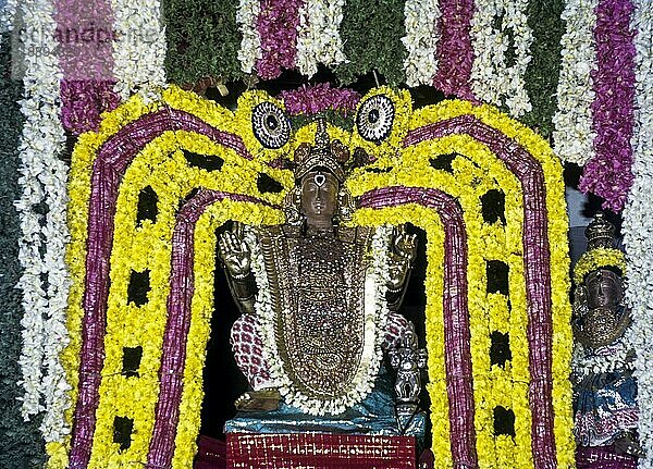 Geschmückter Gott Abhimugeswarar Siva während des Mahamakham Mahamaham Mahamagam Festivals in Kumbakonam  Tamil Nadu  Indien  Asien