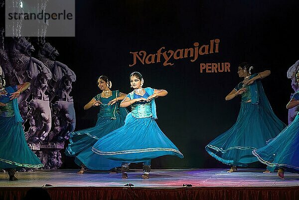 Kathak-Tanz beim Natiyanjali-Festival im Perur-Tempel  Tamil Nadu  Indien  Asien