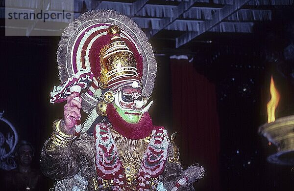 Koodiyattam Kodiyattom ist das sanskritische Theater von Kerala  das vor zwei Jahrtausenden entstanden sein soll. Kerala Kalamandalam in Cheruthuruthy oder Vallathol Nagar  Kerala  Südindien  Indien  Asien