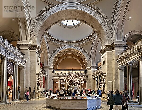 New York. Manhattan. Das Metropolitan Museum MET. Der große Saal