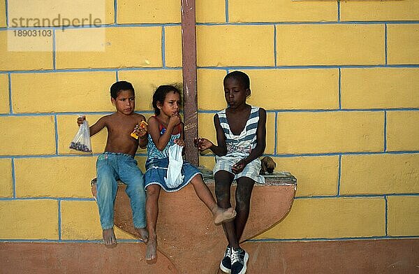 Kleine Kinder  Trinidad  Kuba  Mittelamerika
