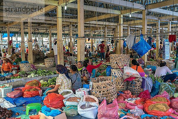 Wöchentlicher Bauernmarkt in der Hauptstadt der Toba Batak auf der Samosir Insel Pangururan im Toba See im Norden Sumatras