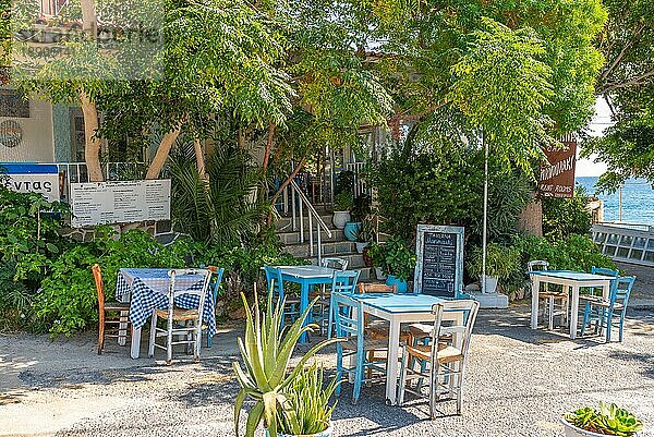 Taverne im Dorf Lentas an der Südküste von Kreta. Die Gastronomie ist eines der Haupteinkommen der Einheimischen. Lentas ist ein beliebtes Ziel für Individualtourismus