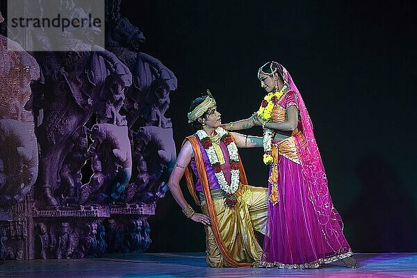 Kathak-Tanz beim Natiyanjali-Festival im Perur-Tempel  Tamil Nadu  Indien  Asien