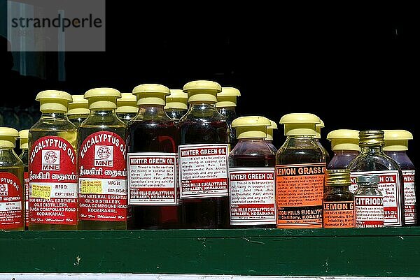 Natürliche ätherische Ölprodukte aus Kodaikanal  Tamil Nadu  Südindien  Indien  Asien