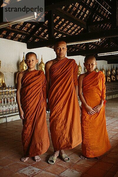 Buddhistische Mönche  Tempel Wat Mahatat  Phetchaburi  Thailand  Asien