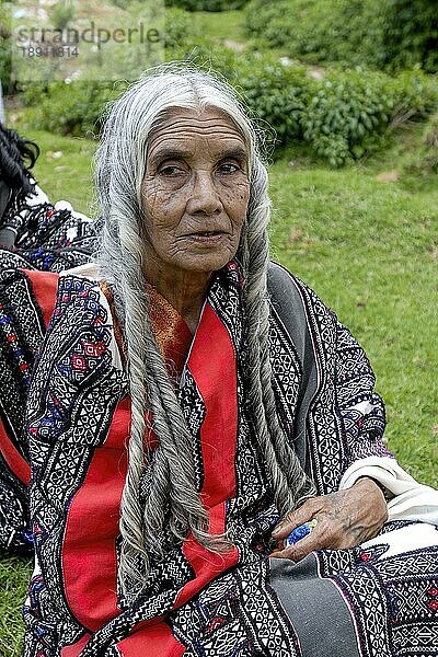 Todas Elder  einer der großen indischen Ureinwohnerstämme  Nilgiris  Ooty Udhagamandalam  Tamil Nadu  Südindien  Indien  Asien