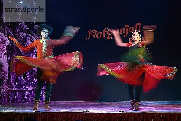 Kathak-Tanz beim Natiyanjali-Festival im Perur-Tempel  Tamil Nadu  Indien  Asien