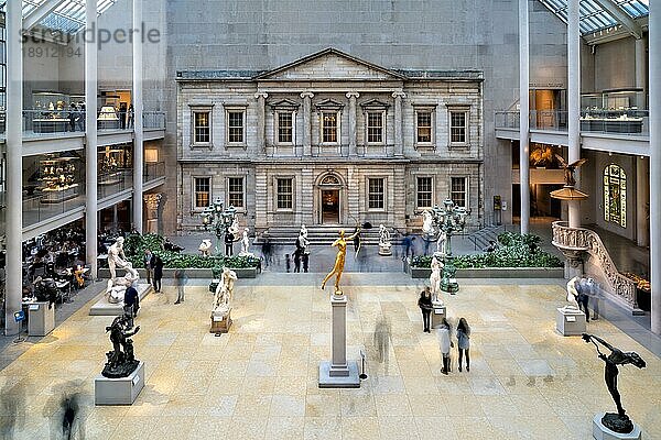 New York. Manhattan. Das Metropolitan Museum MET. Engelhard Court