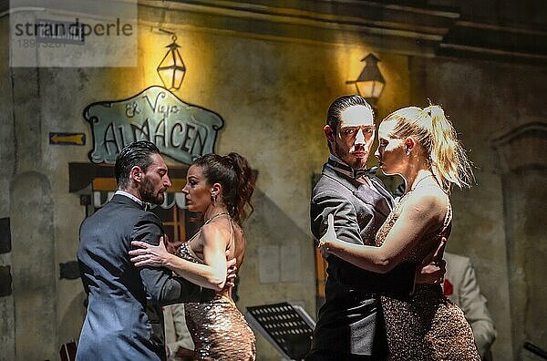 Tangotänzer im Tango-Lokal El Viejo Almacén  San Telmo  Buenos Aires  Argentinien  Südamerika