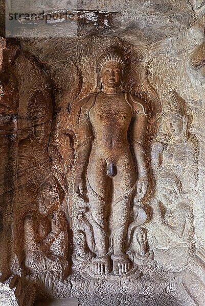 Bahubali aus dem 8. Jahrhundert in Höhle 4  Badami Jain-Höhlentempel in Badami  Karnataka  Südindien  Indien  Asien