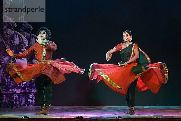 Kathak-Tanz beim Natiyanjali-Festival im Perur-Tempel  Tamil Nadu  Indien  Asien