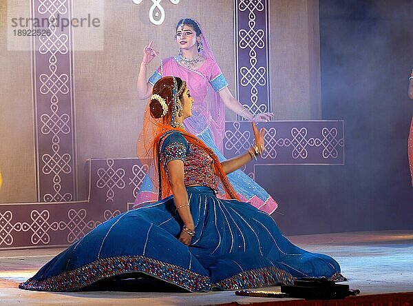 Kathak-Tanz beim Natiyanjali-Festival im Perur-Tempel  Tamil Nadu  Indien  Asien