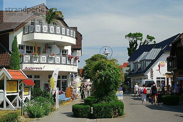 Sommer  Seebad  Zingst  Bäderarchitektur  Bodden  Fischland-Darß  Mecklenburg-Vorpommern  Deutschland  Europa