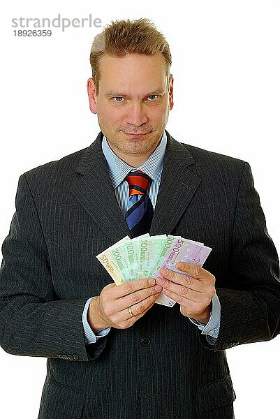 Mann mit Euro Banknoten
