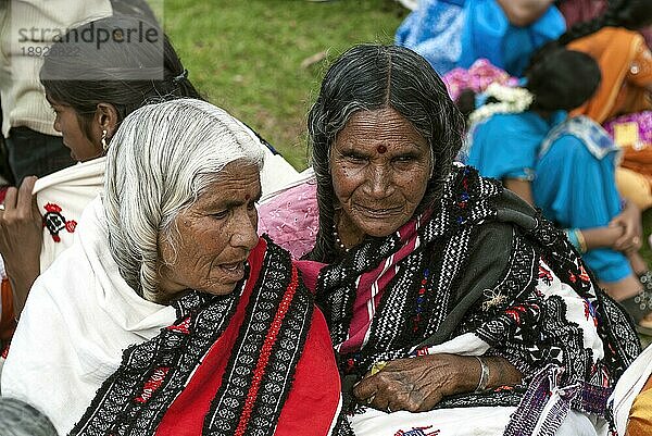 Todas Älteste  einer der großen indischen Ureinwohnerstämme  Nilgiris  Ooty Udhagamandalam  Tamil Nadu  Südindien  Indien  Asien