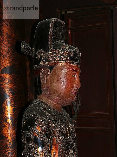 Vietnam  Hoa Lu  Grab des Le-Kaisers  Statue des Kaisers  Asien