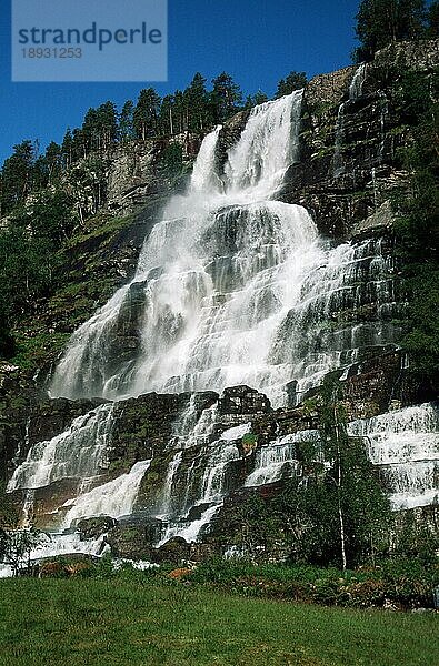 Wasserfall Tvinnefoss  Voss  Hordaland  Norwegen  Tvinnefossen  Europa