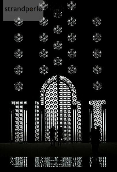 Innenaufnahme  Gegenlicht  Hassan II Moschee  Grande Mosquée Hassan II  Maurische Architektur  Casablanca  Marokko  Afrika