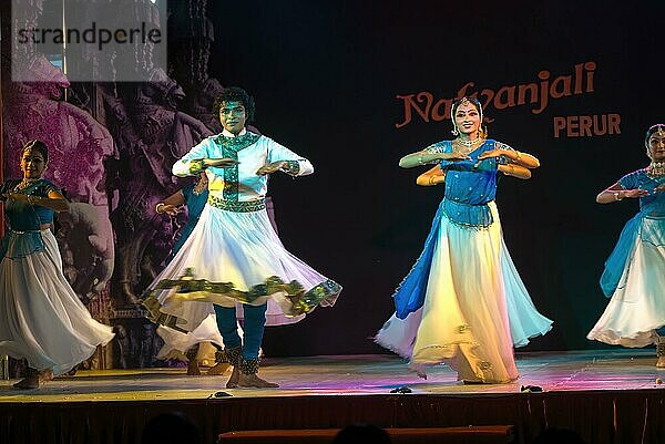 Kathak-Tanz beim Natiyanjali-Festival im Perur-Tempel  Tamil Nadu  Indien  Asien