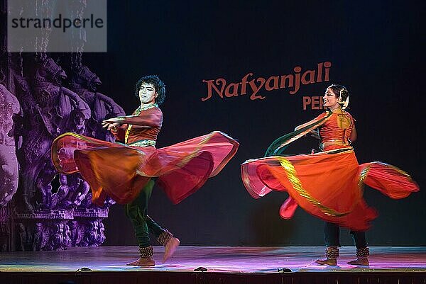 Kathak-Tanz beim Natiyanjali-Festival im Perur-Tempel  Tamil Nadu  Indien  Asien