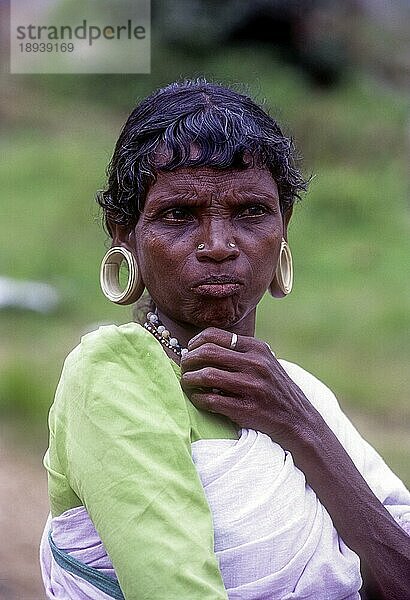 Stammesangehörige Paniya Frau in Wayanad  Kerala  Südindien  Indien  Asien
