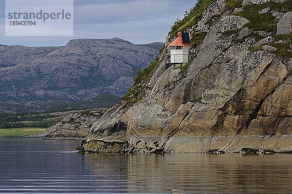 Leuchtturm  Lauvsnes  Nord-Trondelag  Norwegen  Europa