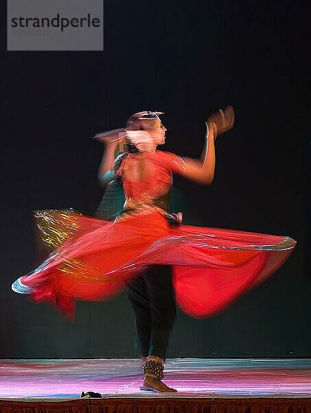 Kathak-Tanz beim Natiyanjali-Festival im Perur-Tempel  Tamil Nadu  Indien  Asien