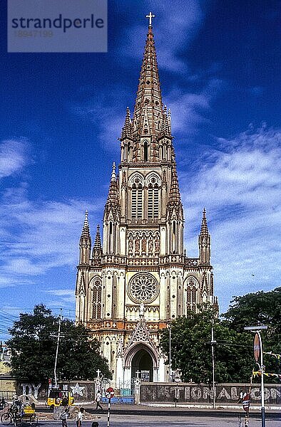 Die 1840 erbaute Kirche unserer Lieben Frau von Lourdes ist die Nachbildung der Basilika von Lourdes in Tiruchirappalli Trichy  Tamil Nadu  Südindien  Indien  Asien. Gallischkatholischer Stil  Asien