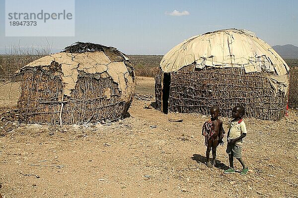 Turkana-Hütten und Kinder  Turkana-Stamm  Turkana-See  Kenia  Afrika